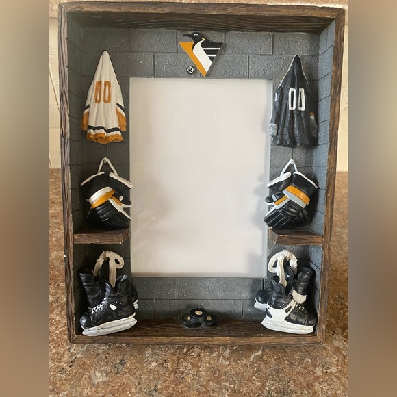 Pittsburgh Penguins 1990s 3D Picture Frame. - Picture 1 of 10